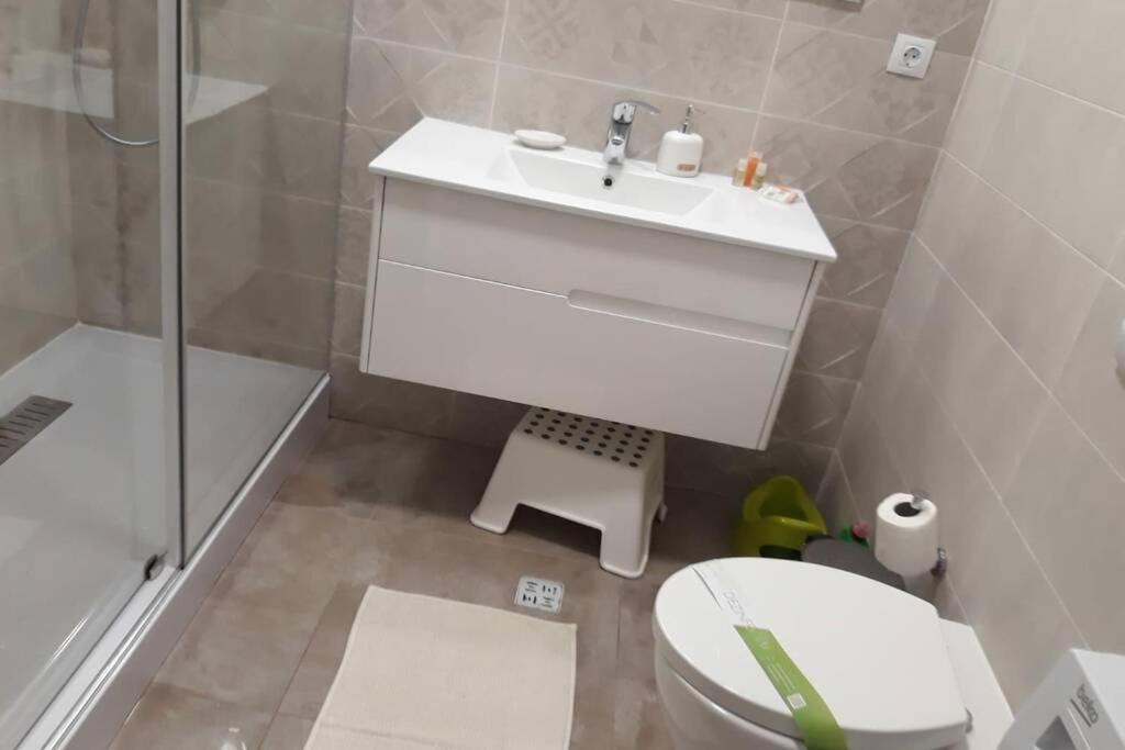 Andreve Apartment By Onix Blue Mamaia Nord, Baby Friendly, Private Parking Navodari Exterior photo